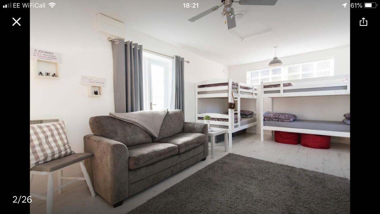 The Shed Bed & Breakfast Мърдър Титфил Екстериор снимка